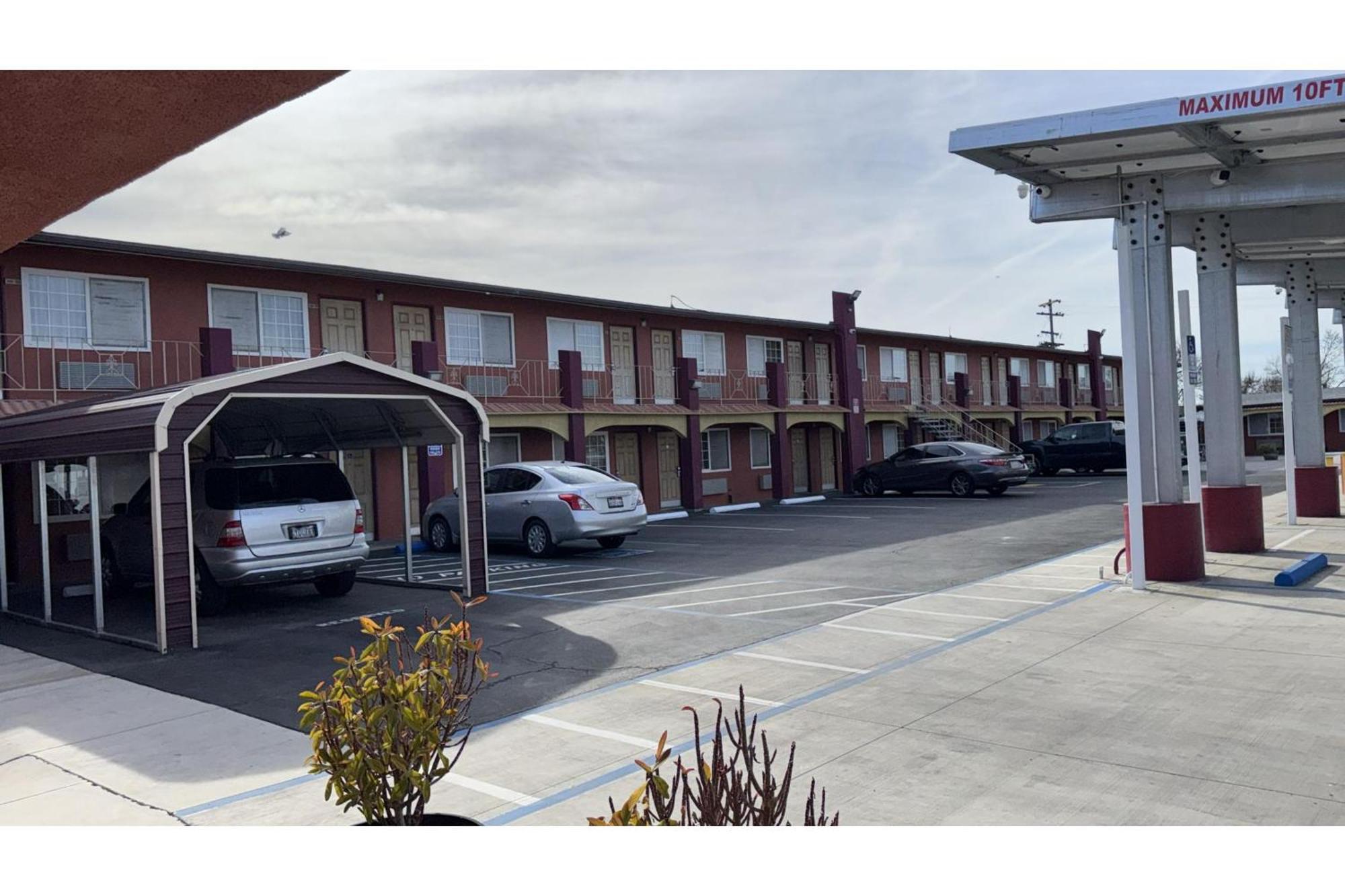 Sunstar Inn Los Banos Exterior foto